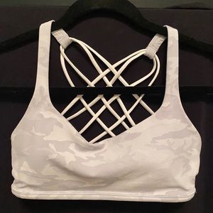Lululemon free to be wild bra